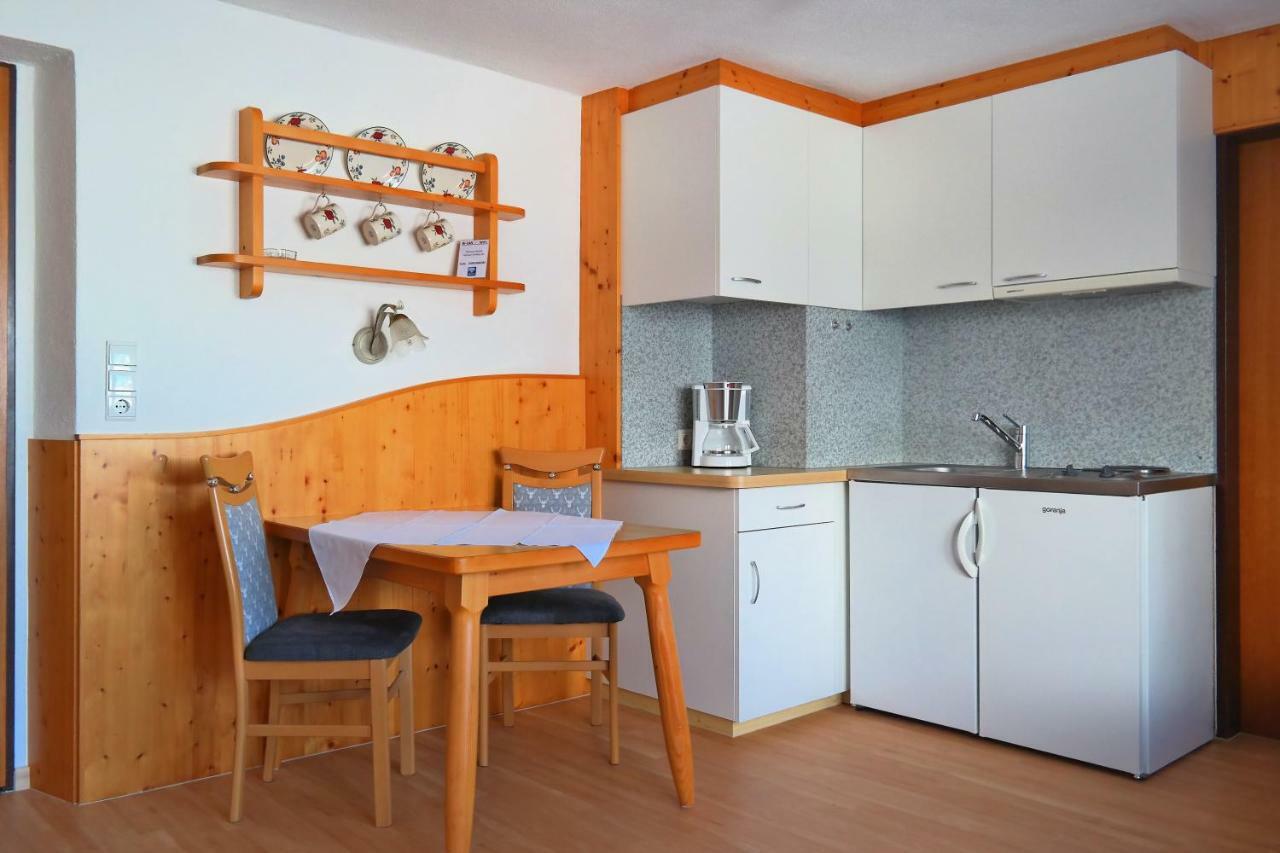 Gastehaus Hosp Apartment Obsteig Exterior photo